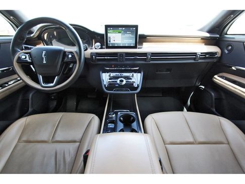 Used 2022 Lincoln Corsair Reserve w/ Luxury Package FWD image 10