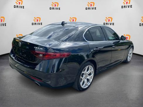 Used 2018 Alfa Romeo Giulia Ti image 5