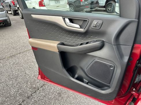 Used 2020 Ford Escape SEL image 20