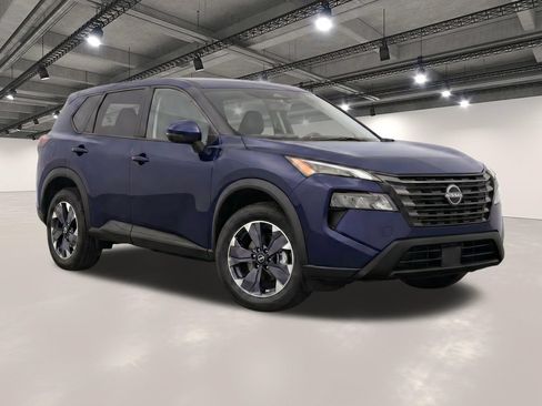 Used 2024 Nissan Rogue SV FWD image 2