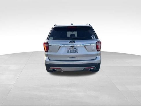 Used 2016 Ford Explorer XLT w/ Equipment Group 202A image 6