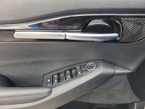 Used 2025 Kia Seltos S FWD image 12