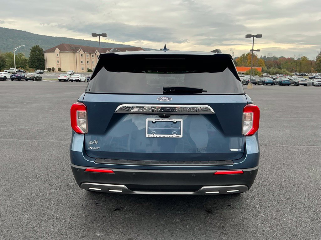 Used 2020 Ford Explorer XLT w/ Equipment Group 202A AWD/4WD image 8