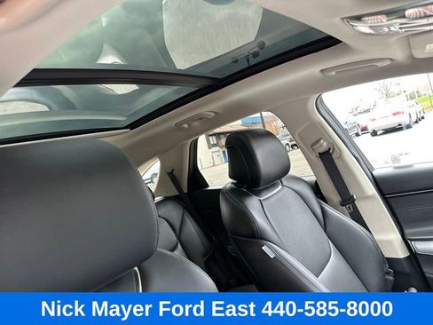 Used 2025 Genesis GV70 2.5T w/ Select Package image 19