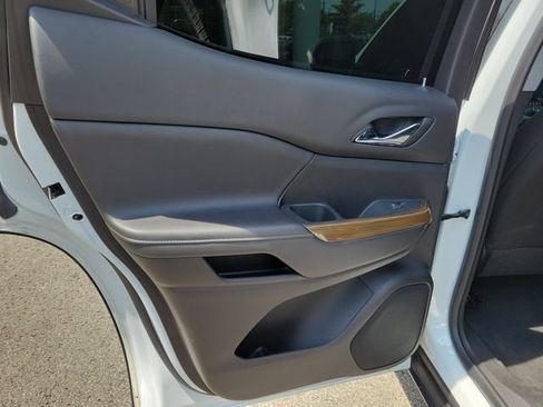 Used 2023 GMC Acadia SLE w/ Elevation Edition FWD image 13