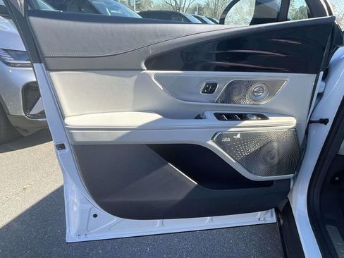 New 2026 Lincoln Nautilus Reserve AWD/4WD image 10