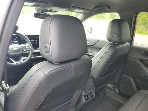 Used 2026 Chevrolet Equinox LT w/ Convenience Package II FWD image 28