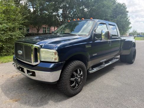 Used 2006 Ford F350 Lariat AWD/4WD image 2