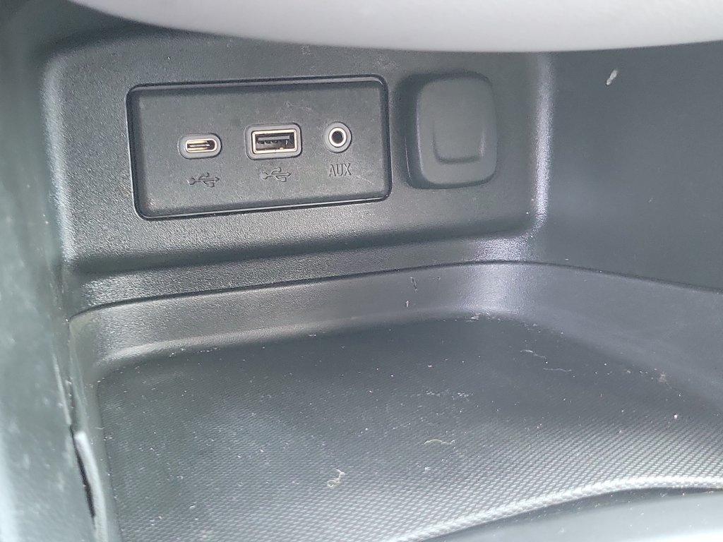 Used 2021 Chevrolet Equinox LS FWD image 11