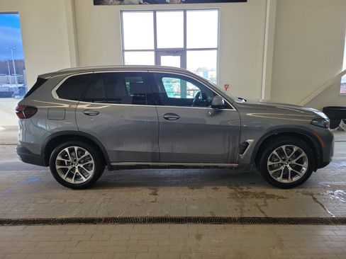Used 2026 BMW X5 xDrive40i w/ Premium Package AWD/4WD image 4