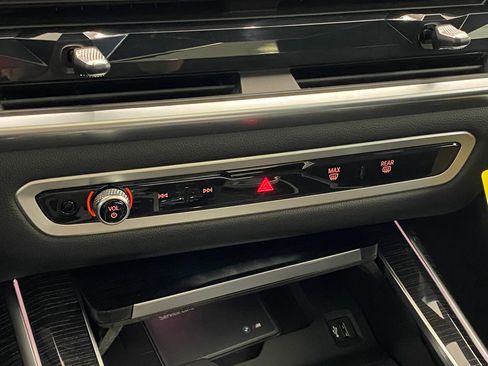 New 2026 BMW X7 M60i image 27