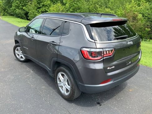 Used 2024 Jeep Compass Latitude w/ Altitude Special Edition AWD/4WD image 11