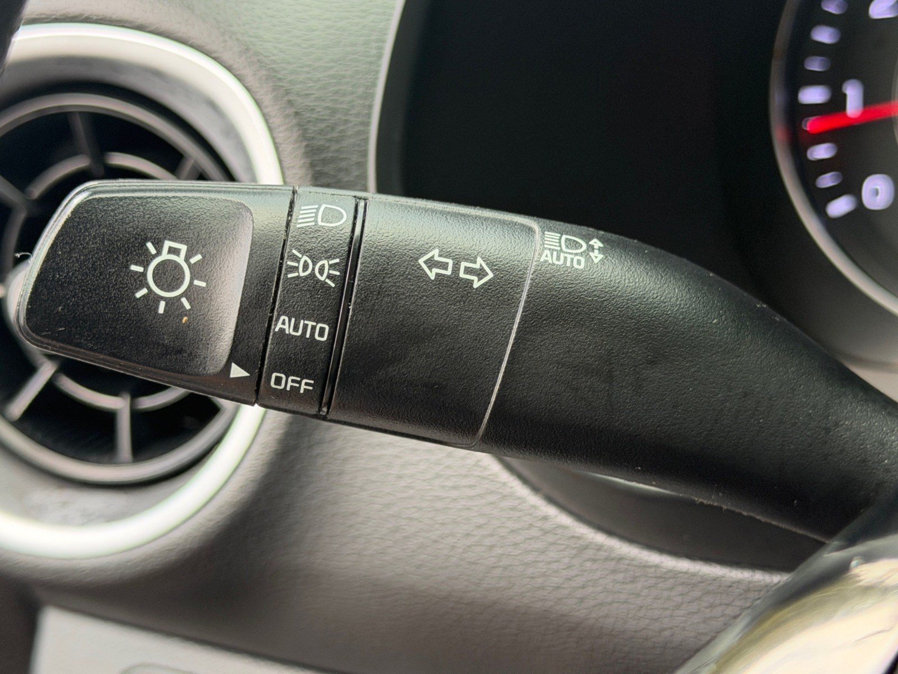 Used 2024 Kia Forte LXS FWD image 39