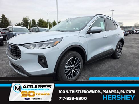 New 2026 Ford Escape SE w/ Class II Trailer Tow Package image 1