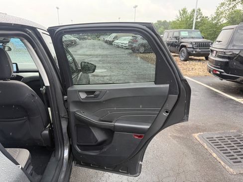Used 2022 Ford Escape SE w/ Convenience Package FWD image 40