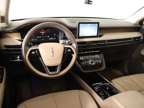 Used 2021 Lincoln Corsair Reserve w/ Elements Package FWD image 2