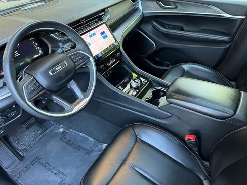 Used 2024 Jeep Grand Cherokee Limited 4xe AWD/4WD image 13