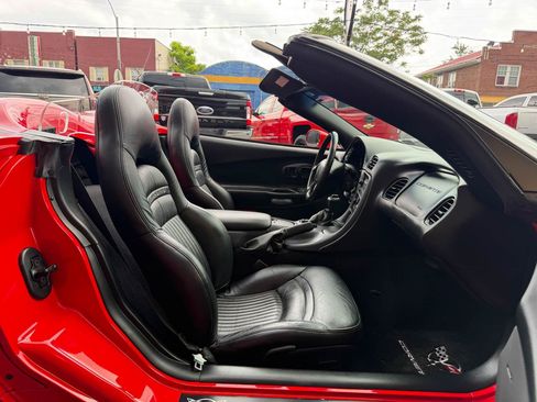 Used 2003 Chevrolet Corvette Convertible w/ Preferred Equipment Group1 RWD image 32
