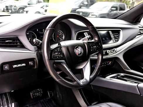 Used 2024 Buick Enclave Premium image 15