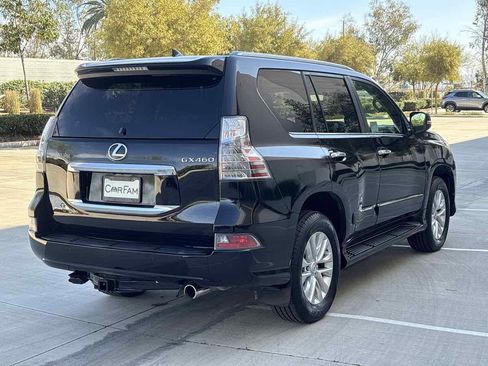 Used 2017 Lexus GX 460 image 3