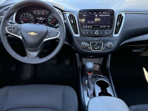 Used 2024 Chevrolet Malibu RS FWD image 9