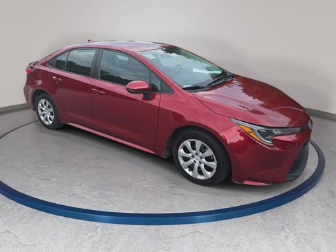 Used 2024 Toyota Corolla LE FWD image 3