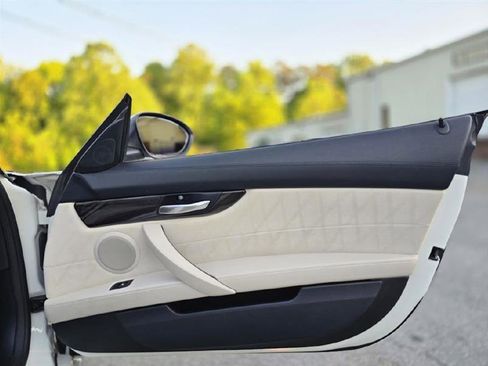 Used 2011 BMW Z4 sDrive35is image 29