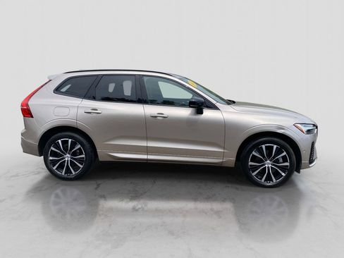 Used 2023 Volvo XC60 T8 Plus AWD/4WD image 7