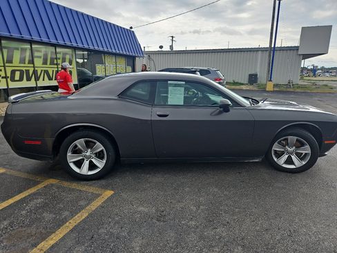 Used 2021 Dodge Challenger SXT image 6