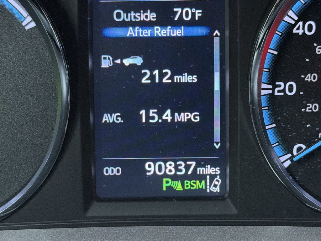 Used 2016 Toyota RAV4 Limited AWD/4WD image 25