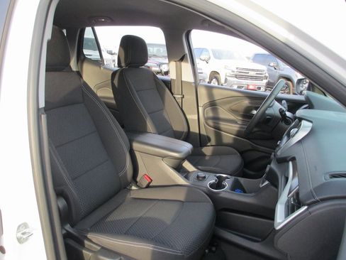 Certified 2022 GMC Terrain SLE w/ Elevation Edition image 17