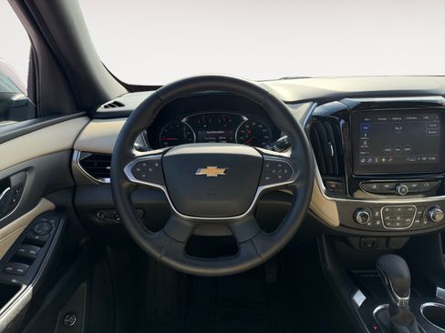 Used 2023 Chevrolet Traverse LT AWD/4WD image 12