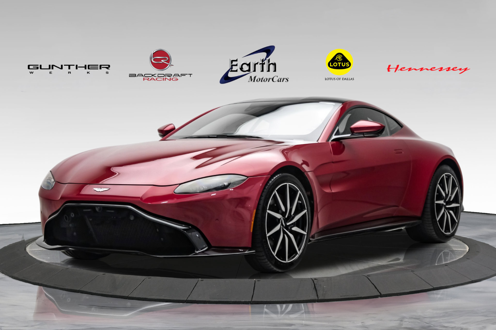 Used 2019 Aston Martin V8 Vantage Coupe RWD image 1