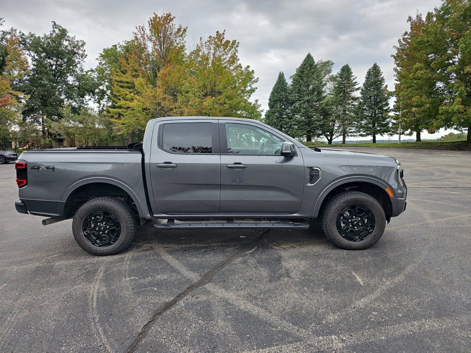 Used 2025 Ford Ranger Lariat w/ Black Appearance Package AWD/4WD image 7