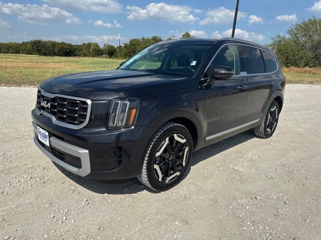 Used 2025 Kia Telluride S FWD image 1