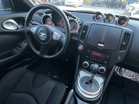 Used 2015 Nissan 370Z Coupe image 13