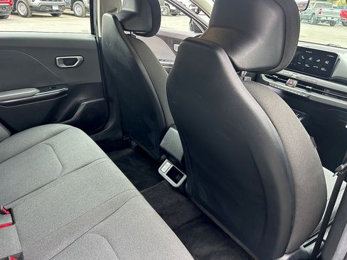 Used 2025 Kia K4 FWD image 24