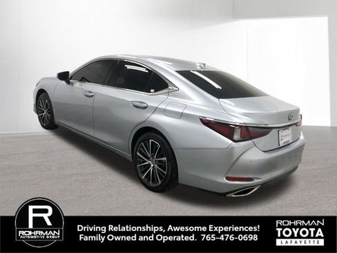 Used 2025 Lexus ES 350 w/ Premium Package image 4