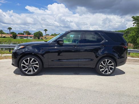 Used 2025 Land Rover Discovery Dynamic SE image 5