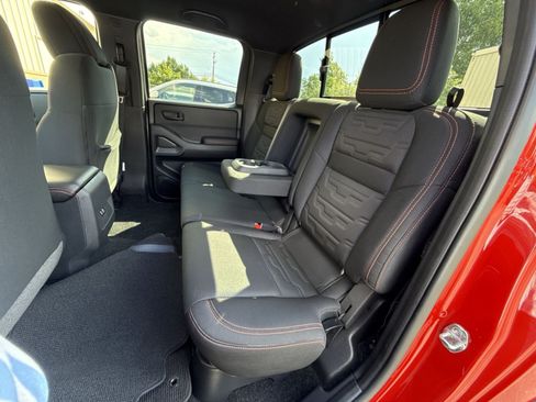 Used 2026 Nissan Frontier PRO-4X AWD/4WD image 25