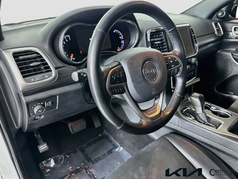 Used 2021 Jeep Grand Cherokee Laredo X AWD/4WD image 9