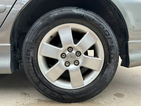 Used 2005 Toyota Corolla S FWD image 26