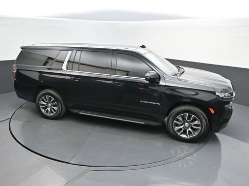 Used 2021 Chevrolet Suburban LT w/ LT Signature Package image 30