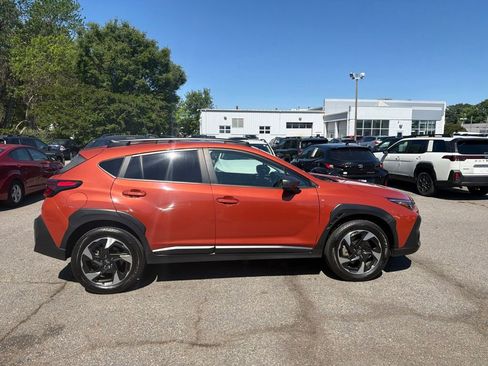 Used 2024 Subaru Crosstrek 2.5i Limited w/ Crosstrek Mirror Package AWD/4WD image 5