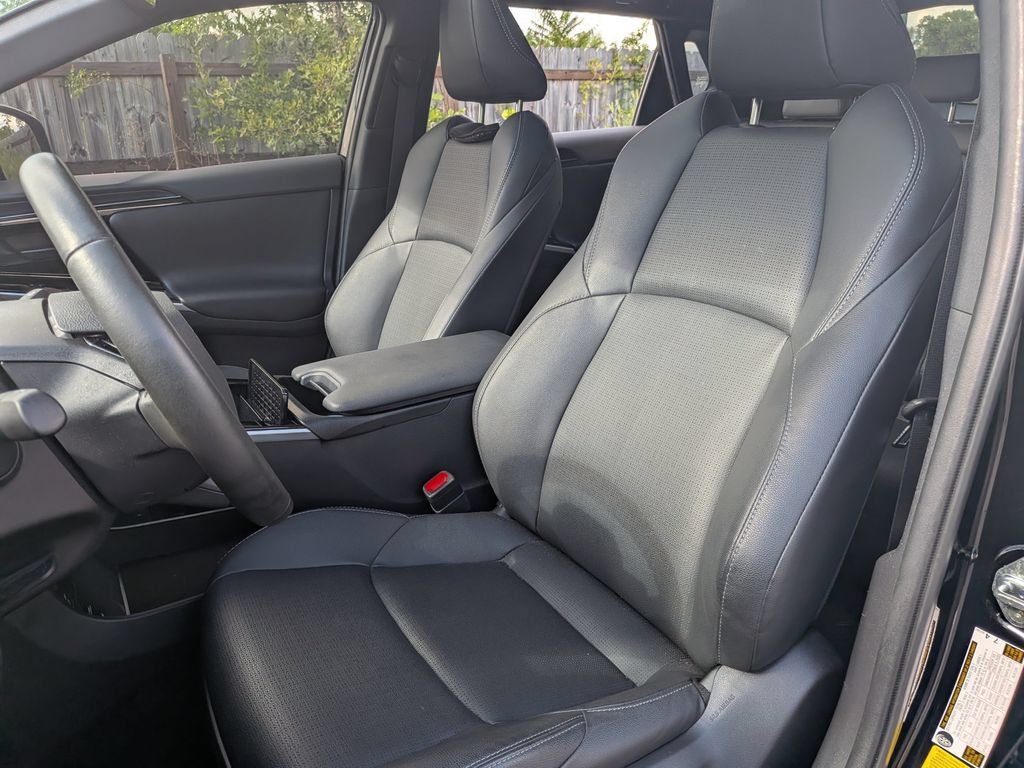 Used 2024 Toyota bZ4X FWD image 12