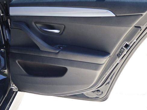 Used 2014 BMW 550i xDrive Sedan image 39