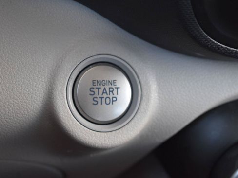 Used 2025 Hyundai Venue SEL FWD image 6