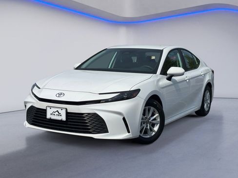 Used 2025 Toyota Camry LE FWD image 2