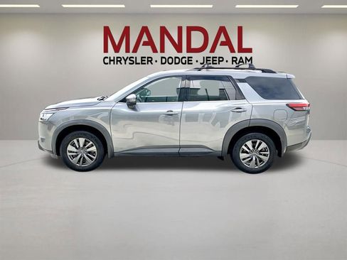 Used 2022 Nissan Pathfinder SV FWD image 8