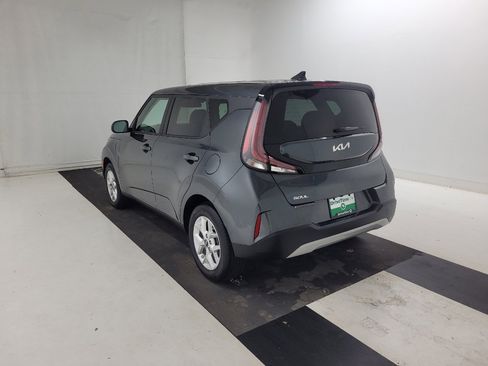 Used 2025 Kia Soul LX w/ LX Technology Package FWD image 5